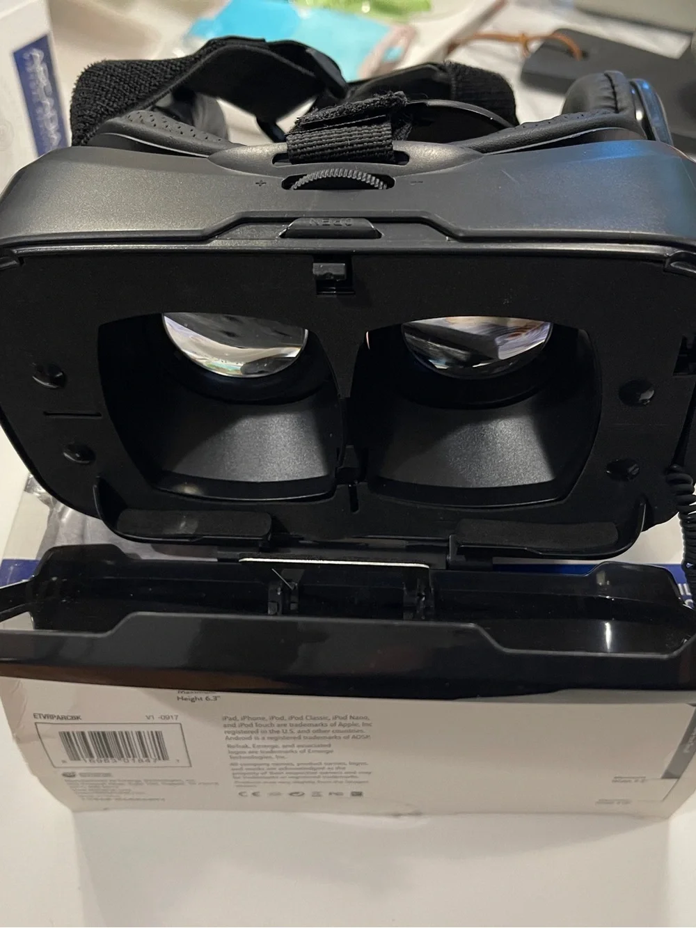 Arcadia Virtual Reality Headset in Black